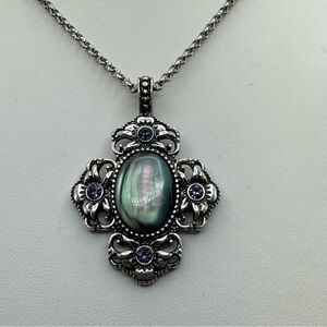 Silver Tone Filigree Pendant Necklace Iridescent Cabochon 18”